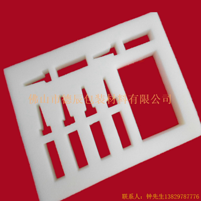 海綿內托對各行各業(yè)產品起到絕緣、密封、防震、防塵、填充、隔音、固定，能夠保護包裝產品在運輸過程中安然無恙，起到保護產品的一個作用，同時可以美化產品，提升產品檔次。
